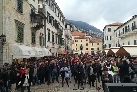 1A1A1A1APROTESTAPR19