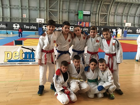 1A1A1ACHAMPION10MEDALJA