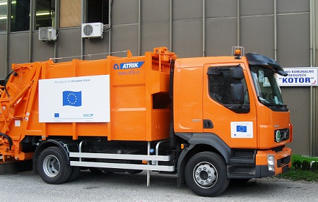 1AKOMUNALNO KAMION