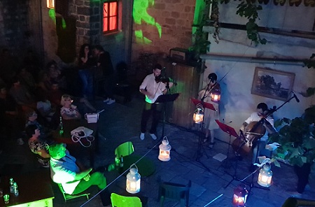 1LORDS OF THE STRINGS