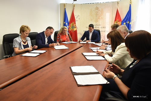 1a1a1Ministarstvo sporta potpisivanje ugovora