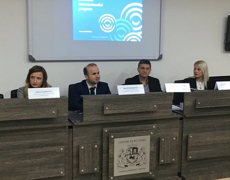 1a1a1ajavna tribina projti