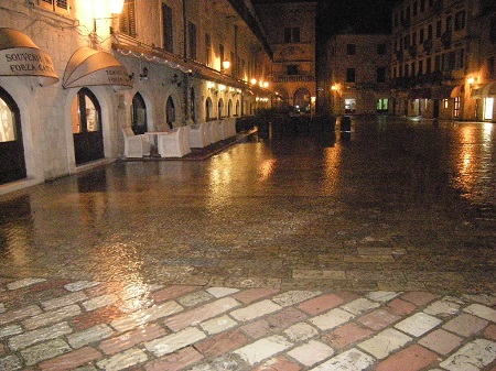 1a1glavitrgpoplava18