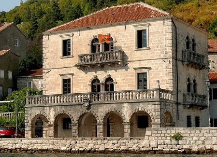 1aaperast muzej skyscrapercity