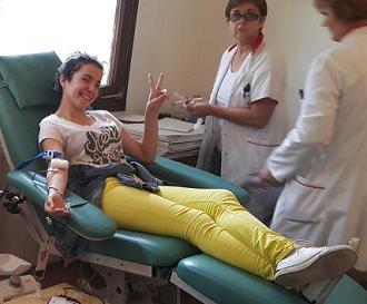 DAVANJE KRVI UCENICA