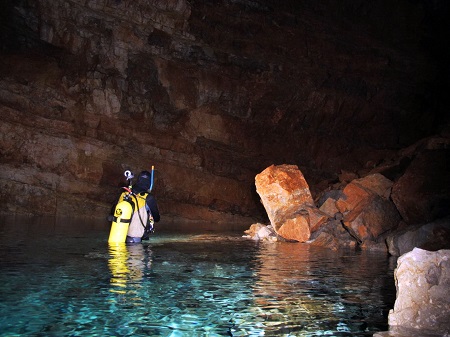 MORSKA PECINA ISTRAZIVANJE