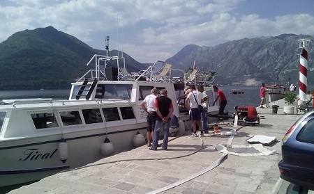 brod u perastu ostecen