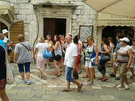 kotor st grad turisti 16