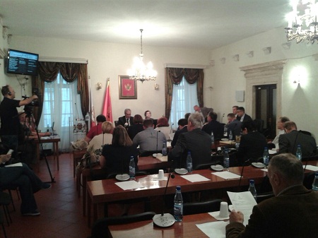 skupstina 07 10 prekinuta