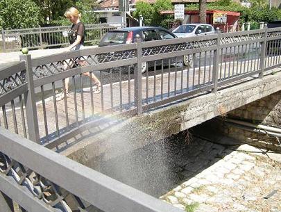 vodovodna cijev puklla